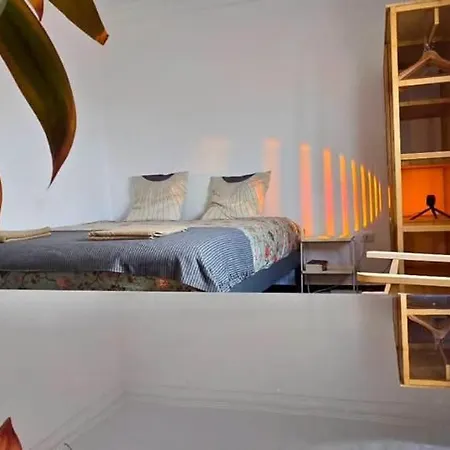 לינה וארוחת בוקר Perro Y Osito Coliving - *